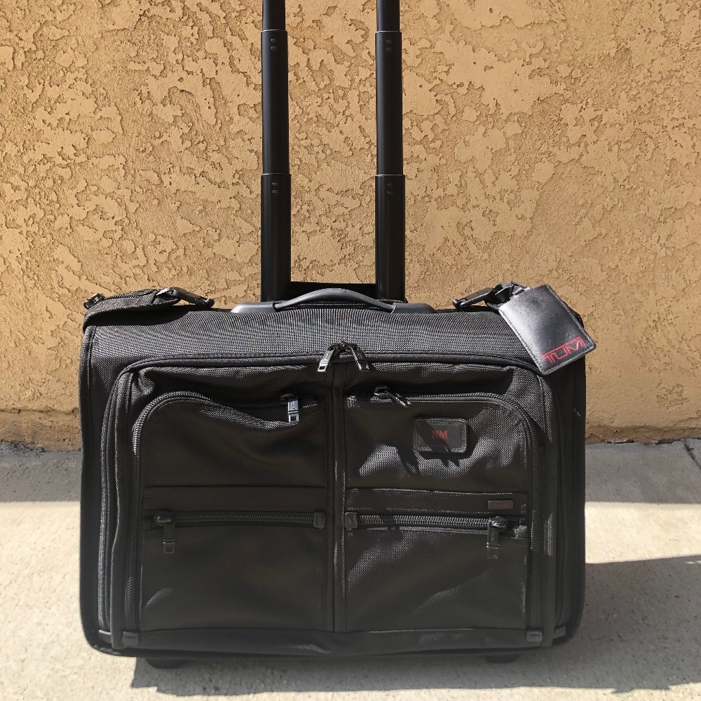 UMI Alpha Garment 2-Wheeled Carry-On — Like New